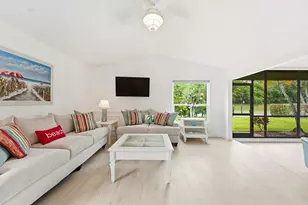6786 SE Yorktown Dr, Hobe Sound, FL 33455 - Photo 5