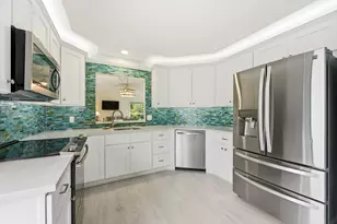 6786 SE Yorktown Dr, Hobe Sound, FL 33455 - Photo 11