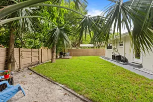 210 SW 11th St, Fort Lauderdale, FL 33315 - Photo 11