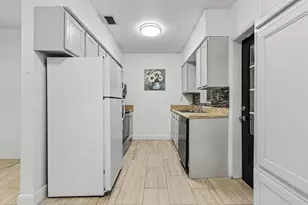 604 NE 14th Pl, Fort Lauderdale, FL 33304 - Photo 13