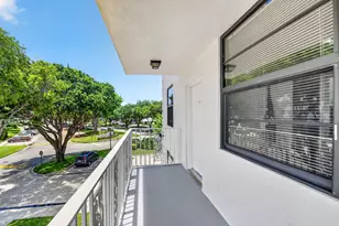 3516 Whitehall Dr, West Palm Beach, FL 33401 - Photo 7