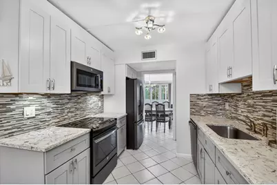3425 Via Poinciana #403, Lake Worth, FL 33467 - Photo 3