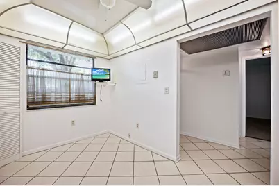 900 Colony Point Circle #121, Pembroke Pines, FL 33026 - Photo 9