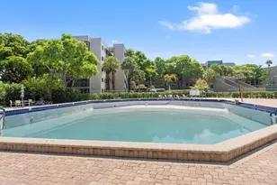 900 Colony Point Cir, Pembroke Pines, FL 33026 - Photo 37