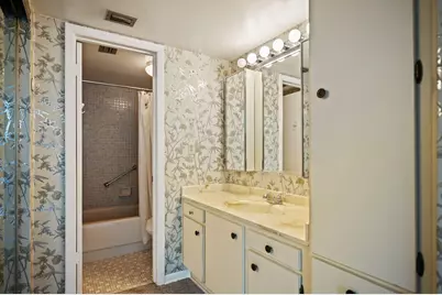 900 Colony Point Circle #121, Pembroke Pines, FL 33026 - Photo 13
