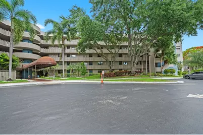 900 Colony Point Circle #121, Pembroke Pines, FL 33026 - Photo 23