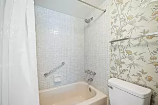 900 Colony Point Cir, Pembroke Pines, FL 33026 - Photo 13