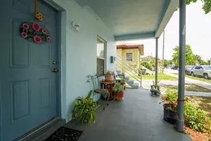 1021 14th St, West Palm Beach, FL 33401 - Photo 3
