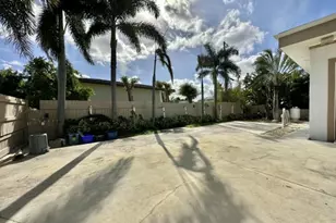 698 Forsyth St, Boca Raton, FL 33487 - Photo 5