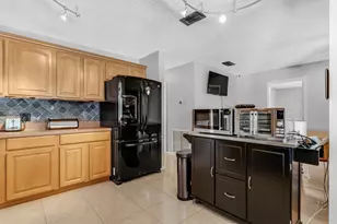 10875 NW 40th St, Coral Springs, FL 33065 - Photo 17