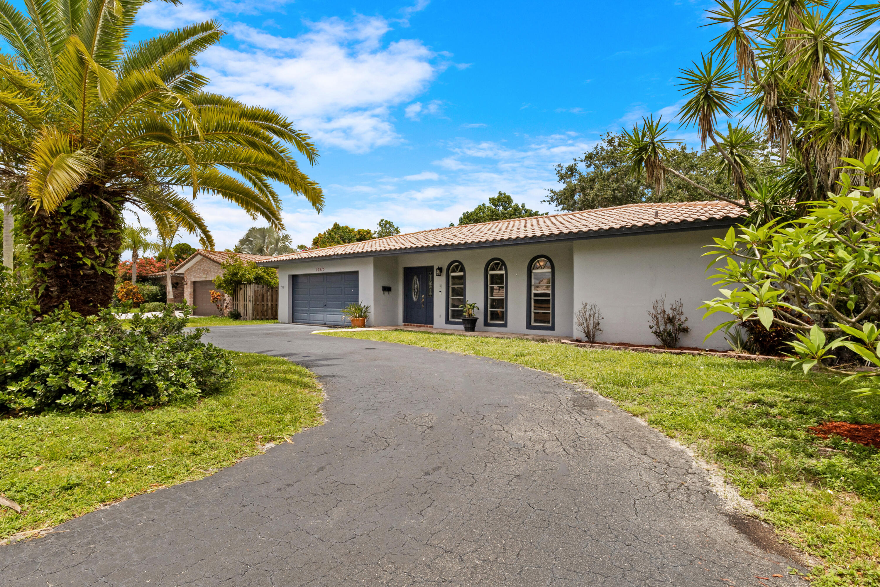10875 NW 40th St main architectural view