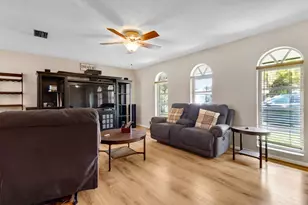 10875 NW 40th St, Coral Springs, FL 33065 - Photo 9