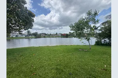 19199 NW 19th Street, Pembroke Pines, FL 33029 - Photo 15