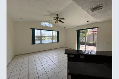 19199 NW 19th Street, Pembroke Pines, FL 33029 - Photo 11