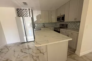 2122 NE 1st St, Boynton Beach, FL 33435 - Photo 3