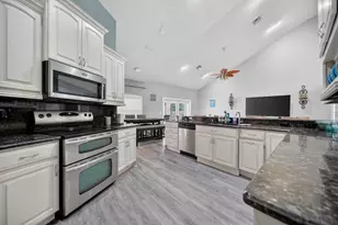 3730 SW Woodbriar Ln, Palm City, FL 34990 - Photo 9