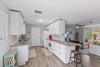 372 Franklin Road, Tequesta, FL 33469 - Photo 13