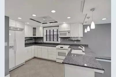 620 Tennis Club Drive #304, Fort Lauderdale, FL 33311 - Photo 7