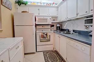 53 Northampton C, West Palm Beach, FL 33417 - Photo 7