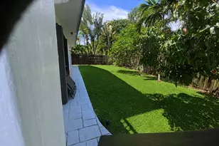 621 SW 101st Ave, Plantation, FL 33324 - Photo 5