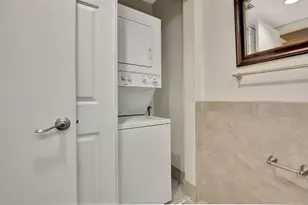 1000 SW 125th Ave, Pembroke Pines, FL 33027 - Photo 9