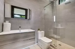 3462 NE 171 St, North Miami Beach, FL 33160 - Photo 63