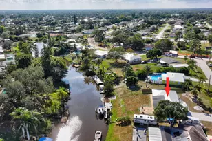 683 SE Harborview Dr, Port Saint Lucie, FL 34983 - Photo 39