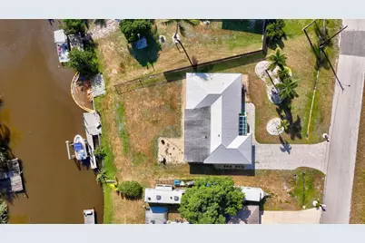 683 SE Harborview Drive, Port Saint Lucie, FL 34983 - Photo 37