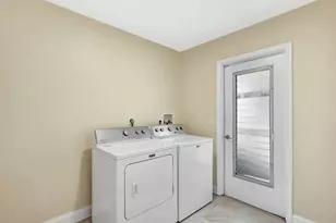 683 SE Harborview Dr, Port Saint Lucie, FL 34983 - Photo 23