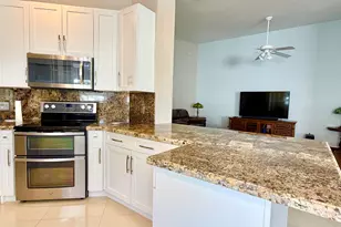 7735 Pine Island Way, West Palm Beach, FL 33411 - Photo 3