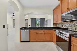 6421 Bella Cir, Boynton Beach, FL 33437 - Photo 5