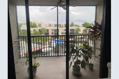9 Royal Palm Way #403, Boca Raton, FL 33432 - Photo 3