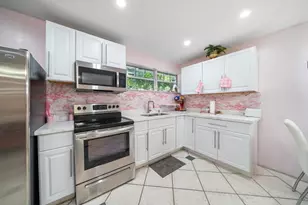 5720 Flagler St, Hollywood, FL 33023 - Photo 9