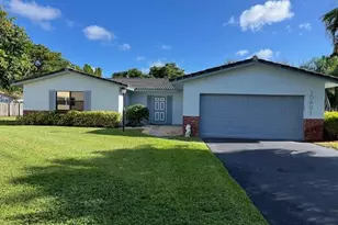 10631 NW 39th St, Coral Springs, FL 33065 - Photo 1