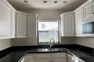 10631 NW 39th St, Coral Springs, FL 33065 - Photo 3