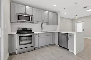 128 SW 22nd Terrace, Fort Lauderdale, FL 33312 - Photo 3