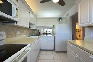 29 Yacht Club Dr, North Palm Beach, FL 33408 - Photo 11