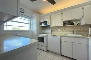 29 Yacht Club Dr, North Palm Beach, FL 33408 - Photo 13