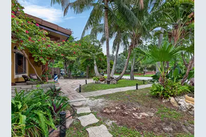 949 NE 25th Avenue, Pompano Beach, FL 33062 - Photo 9