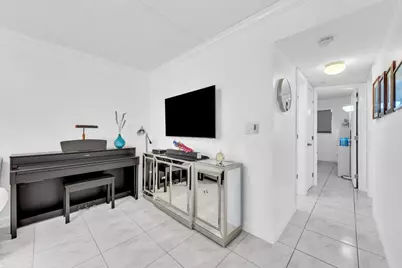 580 Egret Drive #121, Hallandale Beach, FL 33009 - Photo 9