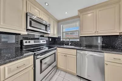 580 Egret Drive #121, Hallandale Beach, FL 33009 - Photo 15