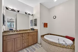 4710 Artesa Wy E, Palm Beach Gardens, FL 33418 - Photo 21