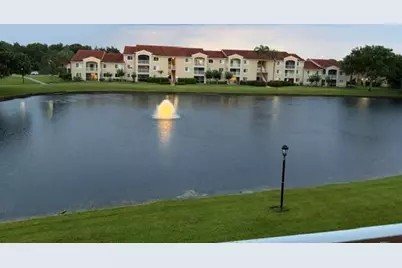 1590 S 42nd Circle S #308, Vero Beach, FL 32967 - Photo 3