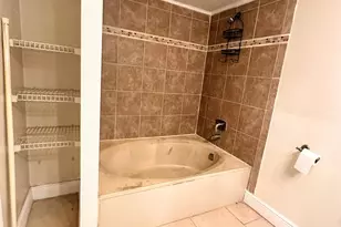 430 NW 214th St, Miami Gardens, FL 33169 - Photo 9
