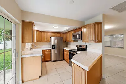 678 Riverside Drive, Palm Beach Gardens, FL 33410 - Photo 5