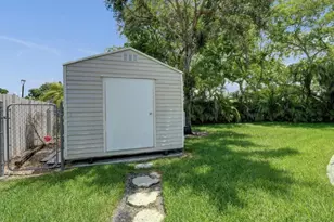 14701 Madison Pl, Davie, FL 33325 - Photo 23