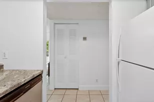 1548 SE Royal Green Cir, Port Saint Lucie, FL 34952 - Photo 13