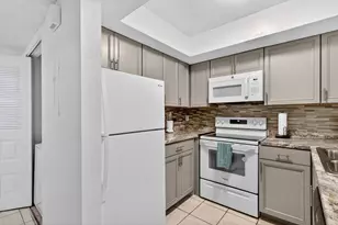 1548 SE Royal Green Cir, Port Saint Lucie, FL 34952 - Photo 11