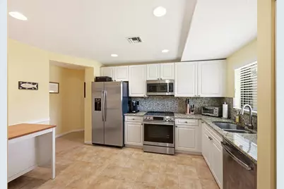 22 Lexington Lane W #D, Palm Beach Gardens, FL 33418 - Photo 3