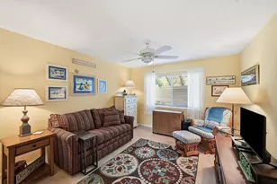 22 Lexington Ln W, Palm Beach Gardens, FL 33418 - Photo 11